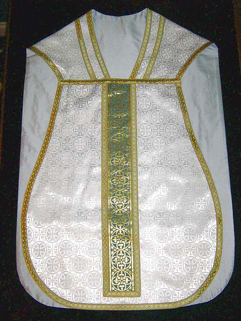 Roman Vestments in White/Gold with Nativity Emblem DESIGN2